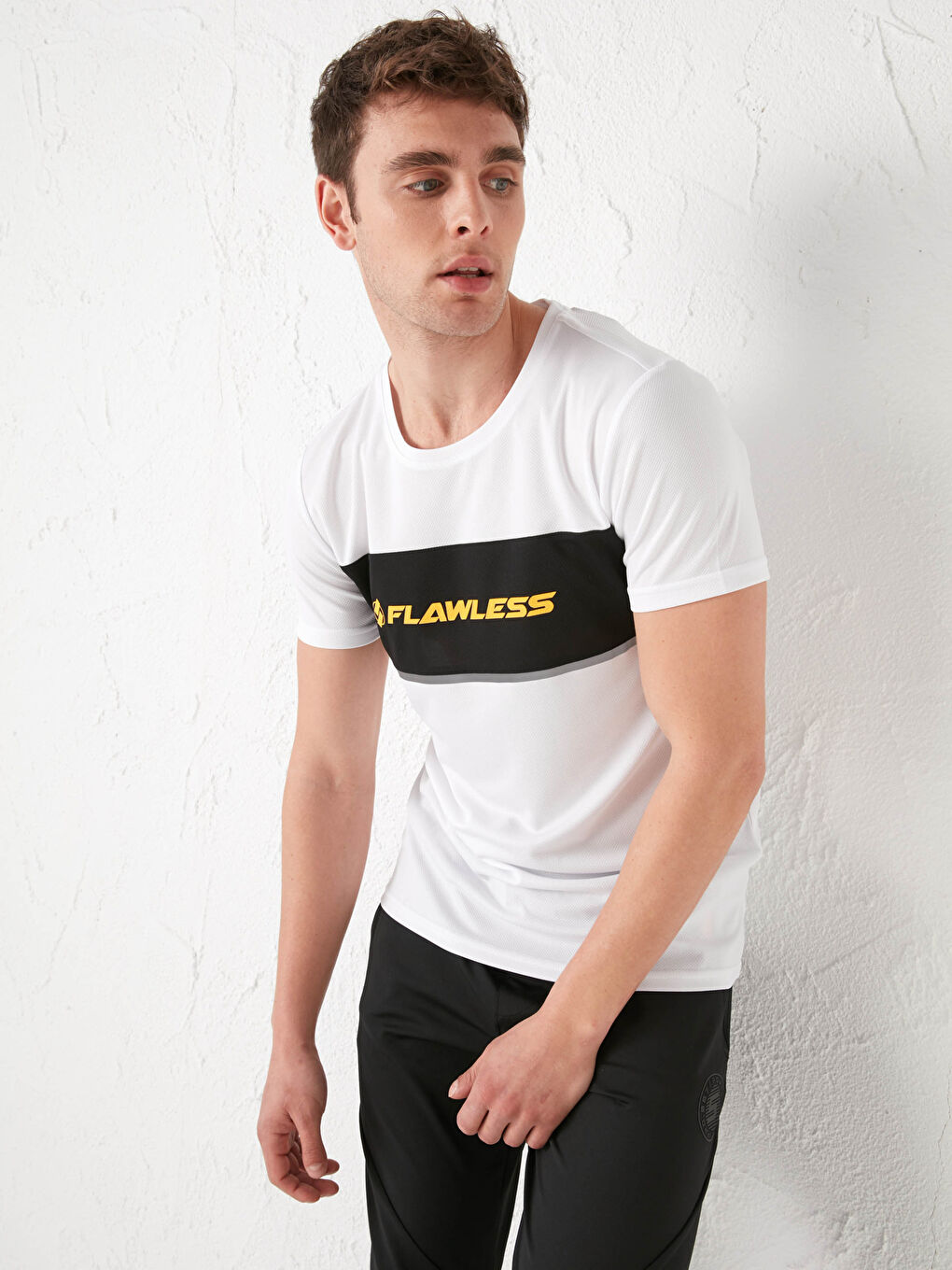 Beyaz Bisiklet Yaka Kısa Kollu Baskılı Erkek Aktif Spor Tişört-1