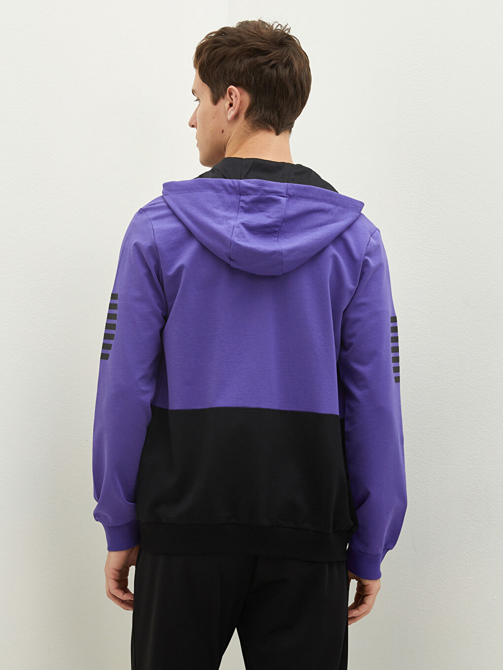 سويت شيرت رياضي نشط بسحاب مزود بغطاء رأس للرجال-4