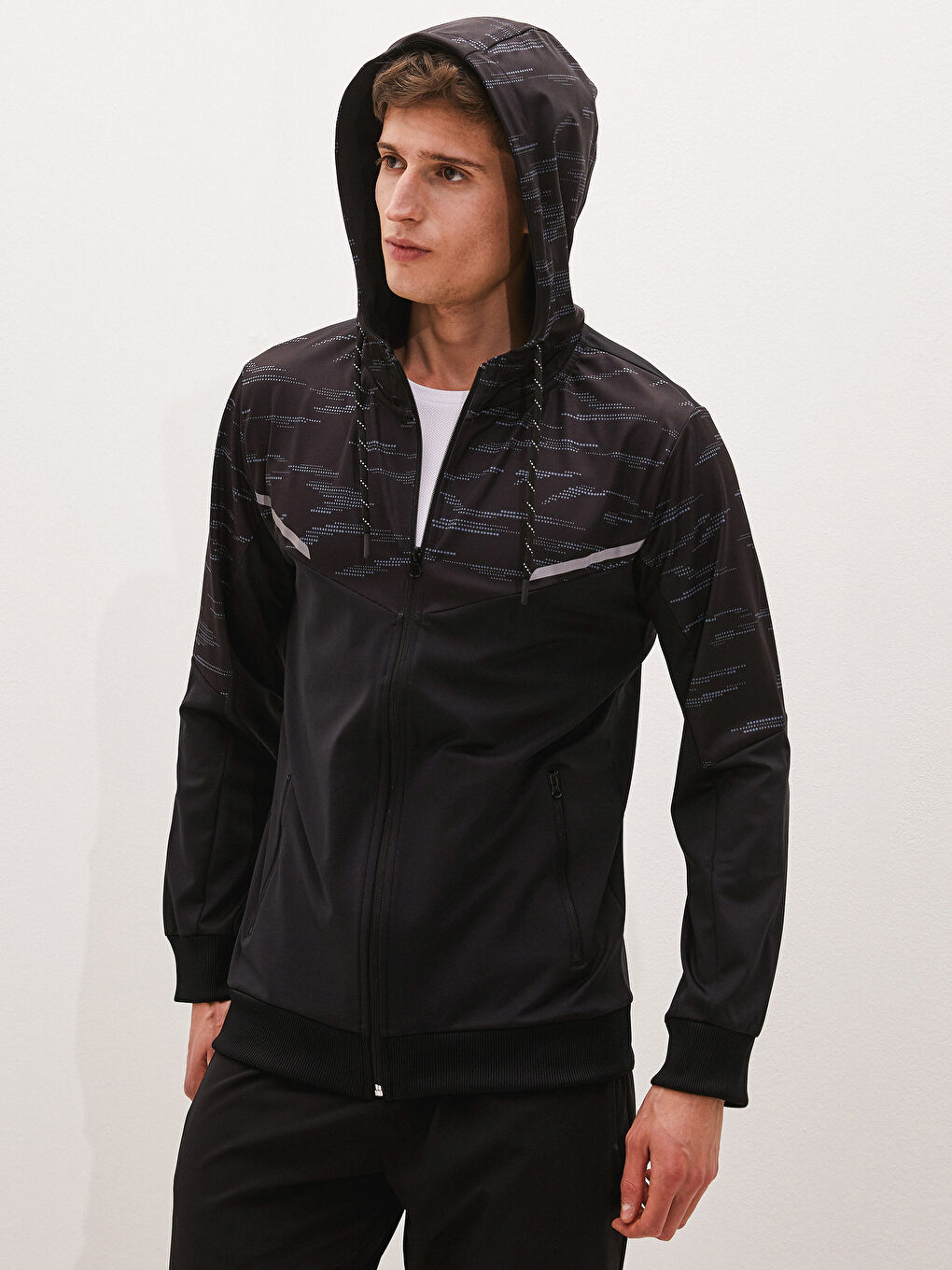 Siyah Standart Kalıp Kapüşonlu Erkek Aktif Spor Hırka-1