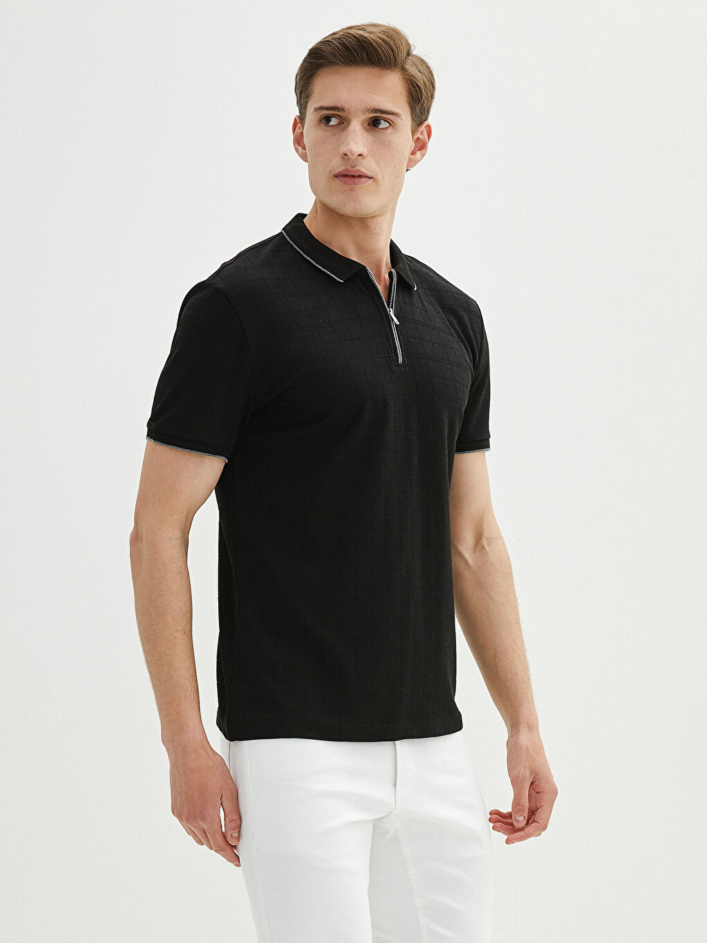 Siyah Polo Yaka Kısa Kollu Desenli Erkek Tişört-1