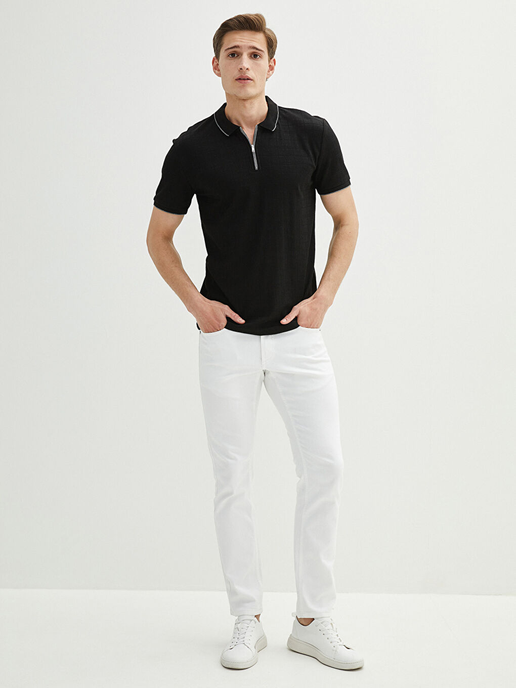 Siyah Polo Yaka Kısa Kollu Desenli Erkek Tişört-2