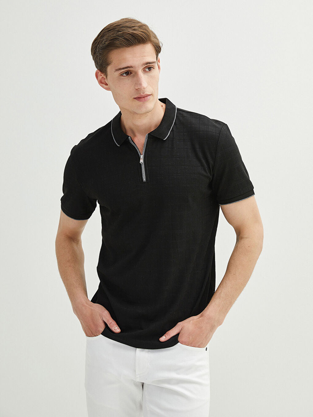 Siyah Polo Yaka Kısa Kollu Desenli Erkek Tişört-4