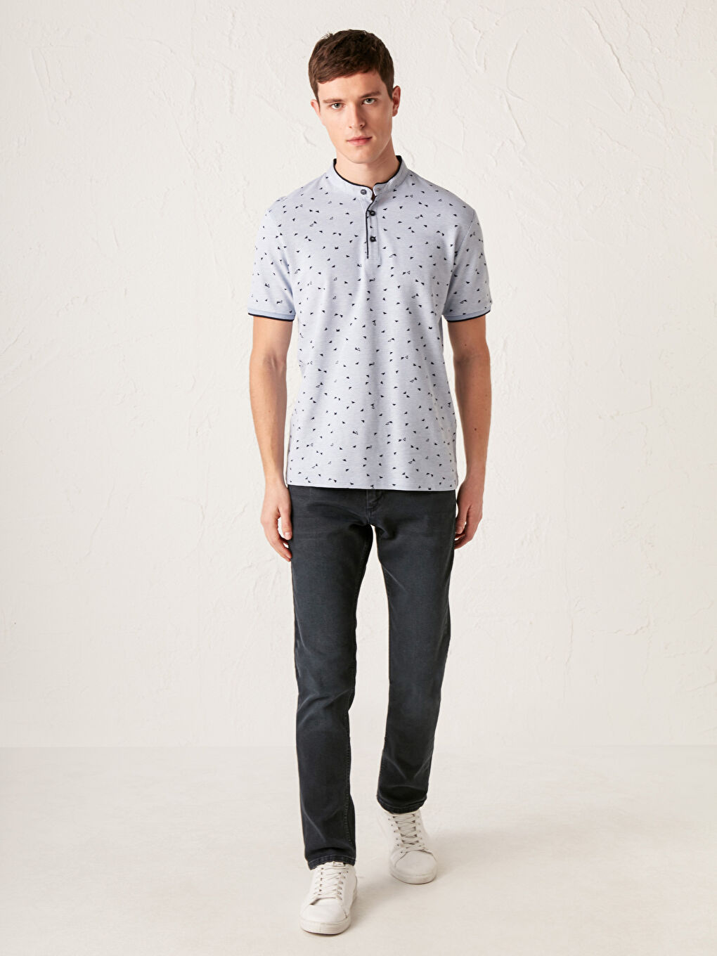 Lacivert Baskılı Hakim Yaka Kısa Kollu Tişört-4