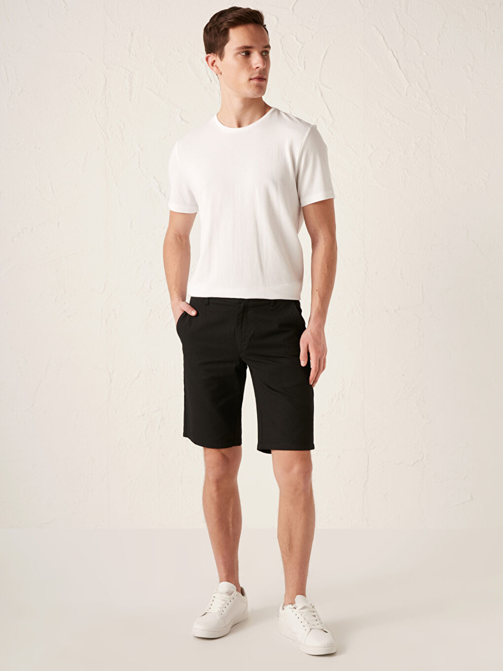 Siyah Slim Fit Bermuda Şort