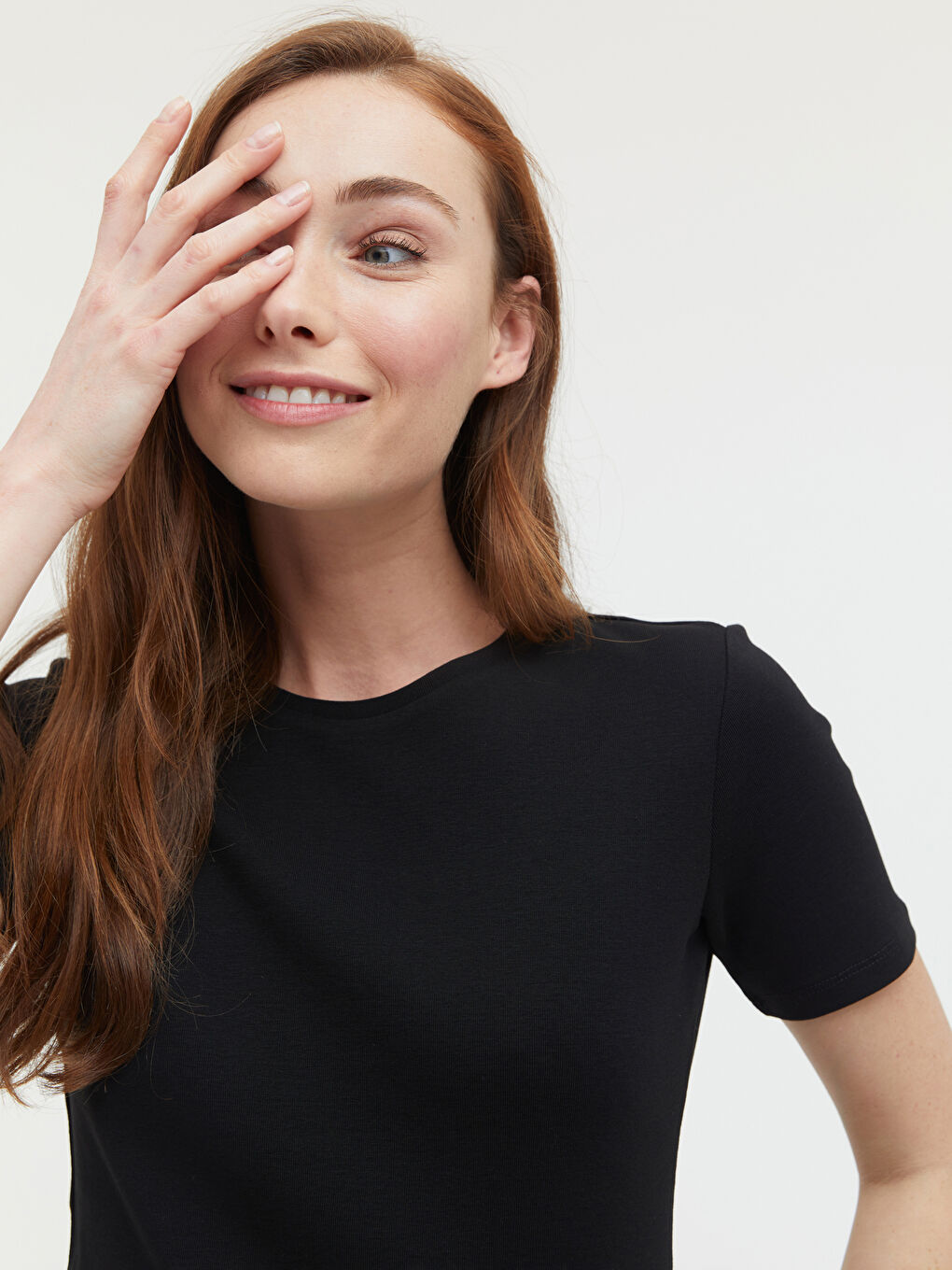 Siyah Bisiklet Yaka Basic Tişört