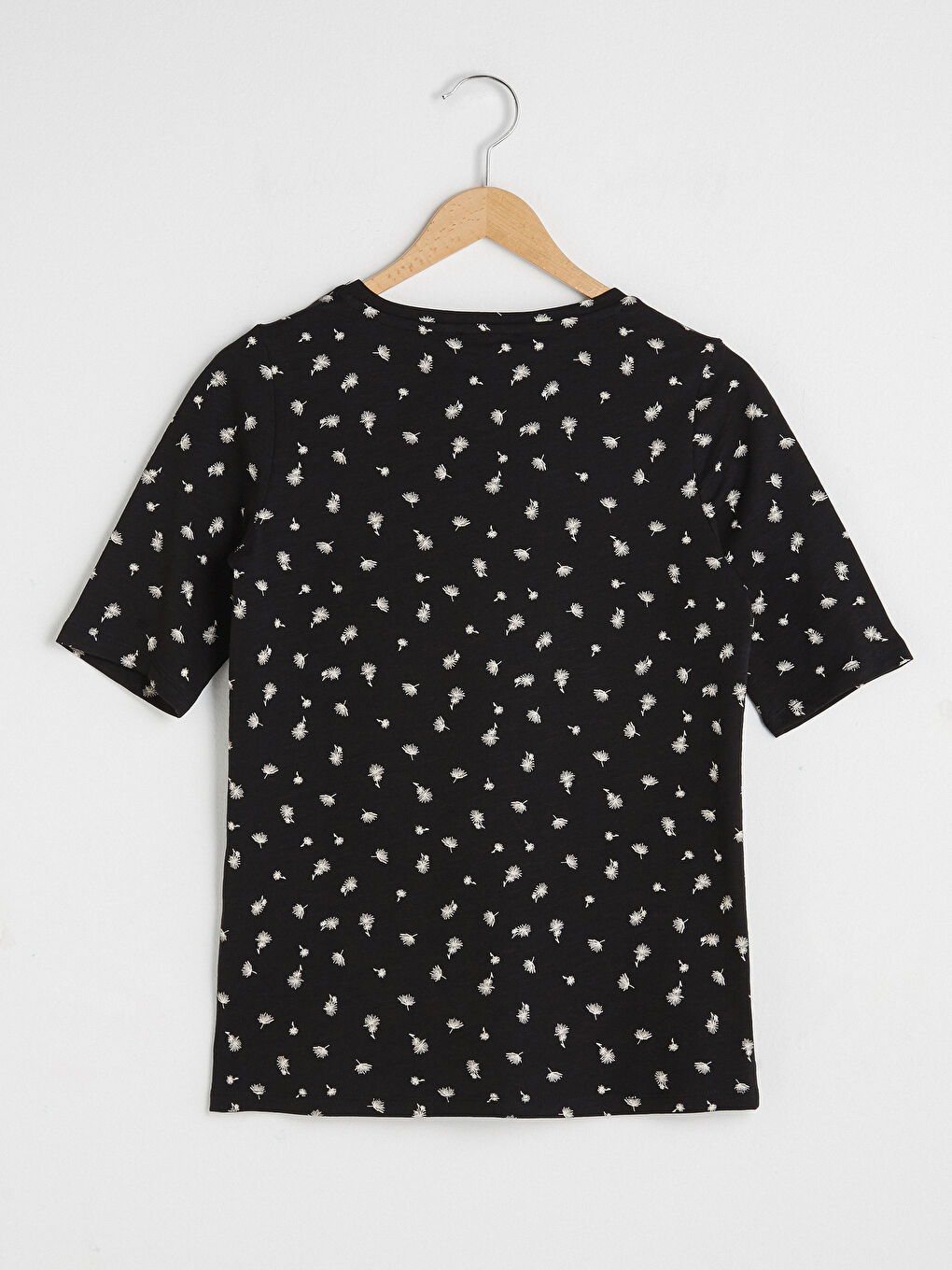 Siyah Bisiklet Yaka Desenli Kısa Kollu Kadın Pamuklu Tişört-5