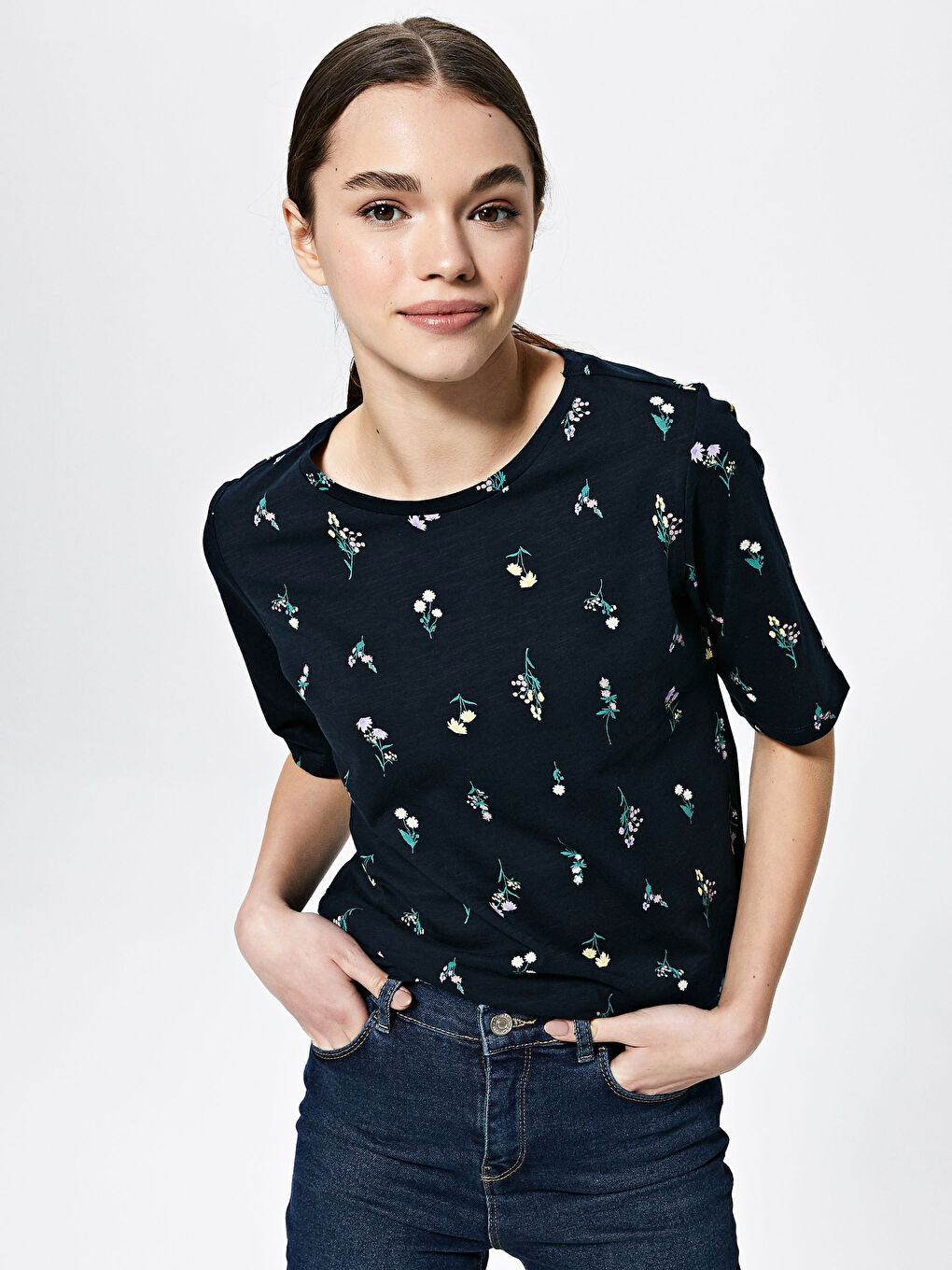 Lacivert Bisiklet Yaka Desenli Kısa Kollu Kadın Pamuklu Tişört