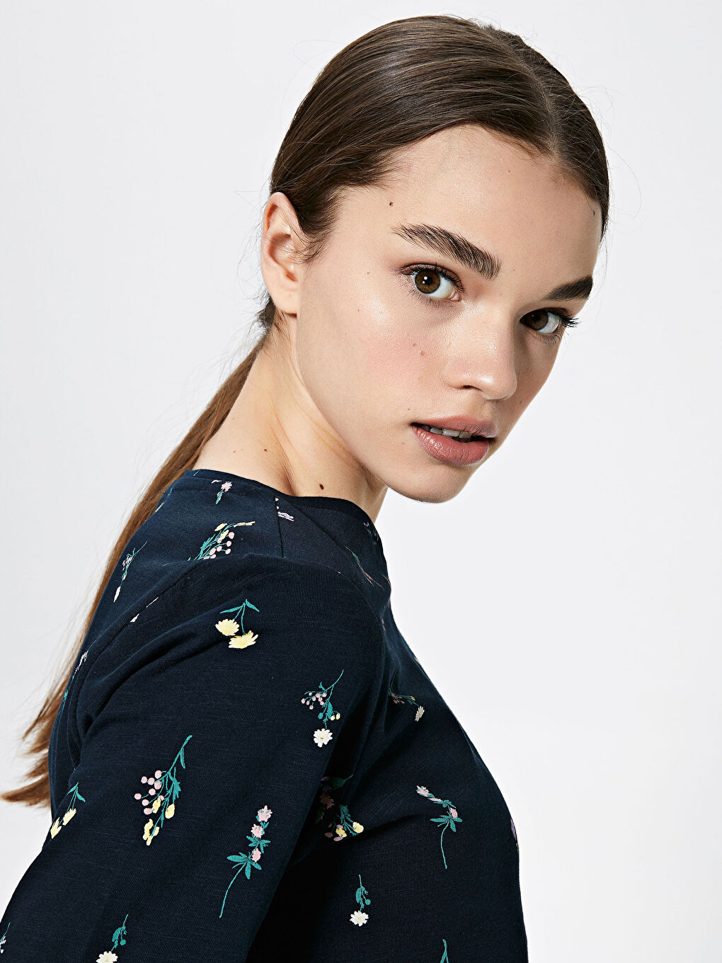 Lacivert Bisiklet Yaka Desenli Kısa Kollu Kadın Pamuklu Tişört-2