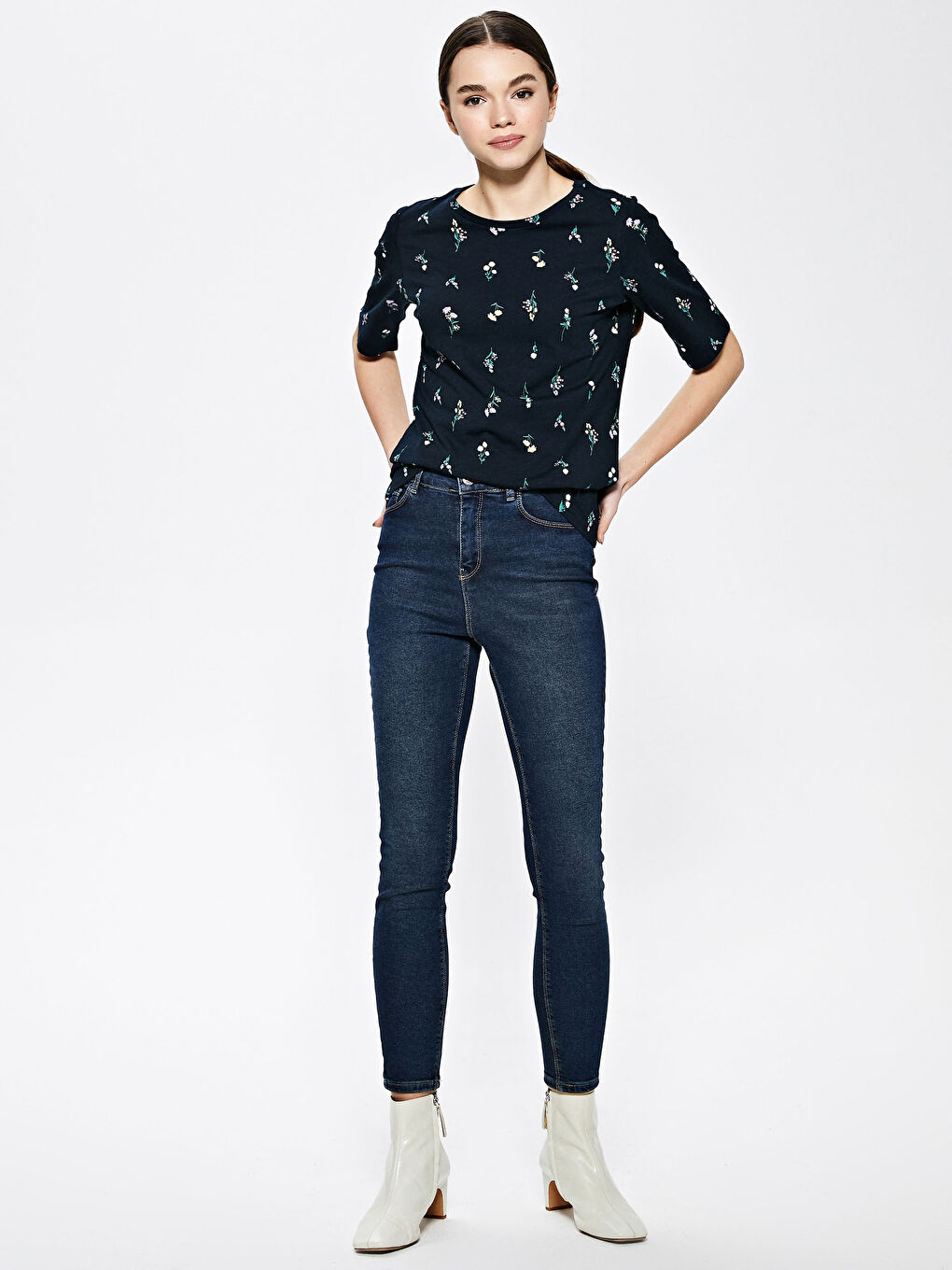 Lacivert Bisiklet Yaka Desenli Kısa Kollu Kadın Pamuklu Tişört-3