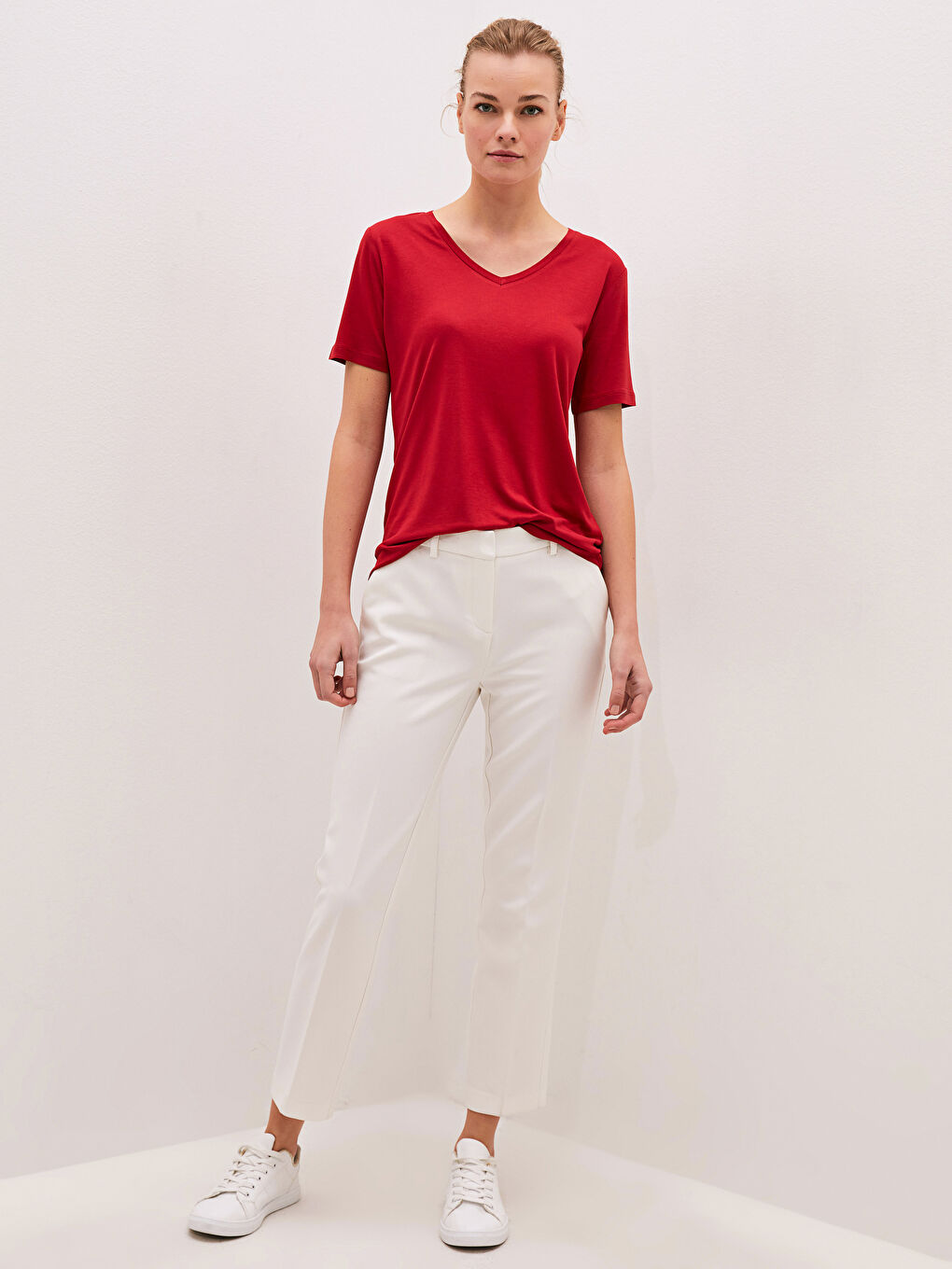 Kırmızı V Yaka Düz Kısa Kollu Kadın Tişört-2