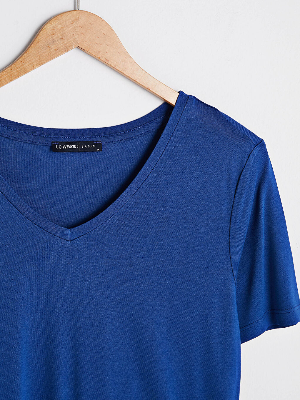 Mavi V Yaka Kısa Kollu Basic Tişört-7