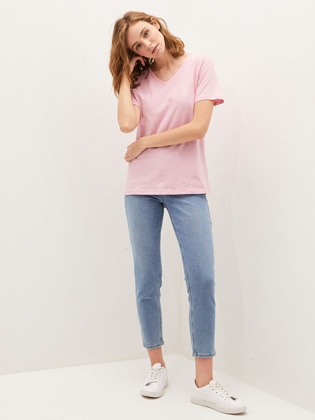 Pembe V Yaka Düz Kısa Kollu Pamuklu Kadın  Tişört-2