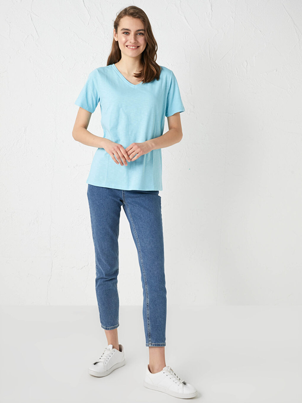 Mavi V  Yaka Düz Kısa Kollu Pamuklu Kadın Tişört-2