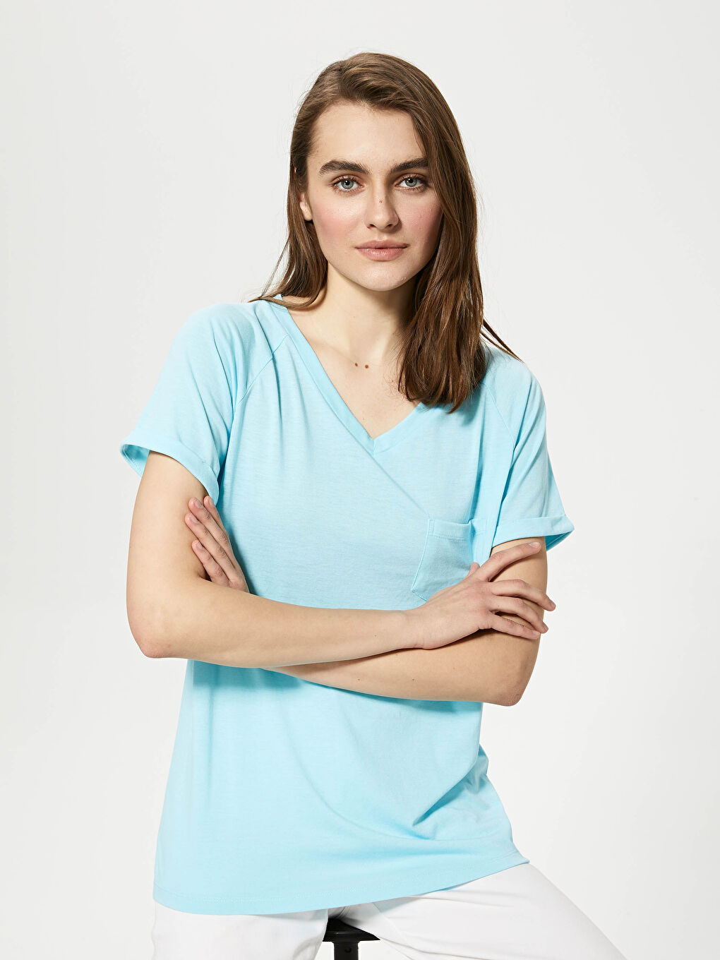 Mavi V Yaka Düz Basic Tişört