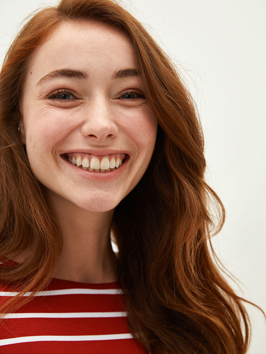 Kırmızı Bisiklet Yaka Çizgili Kısa Kollu Kadın Tişört-3