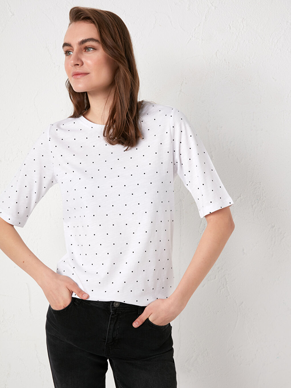 Ekru Bisiklet Yaka Desenli Kısa Kollu Pamuklu Kadın Tişört