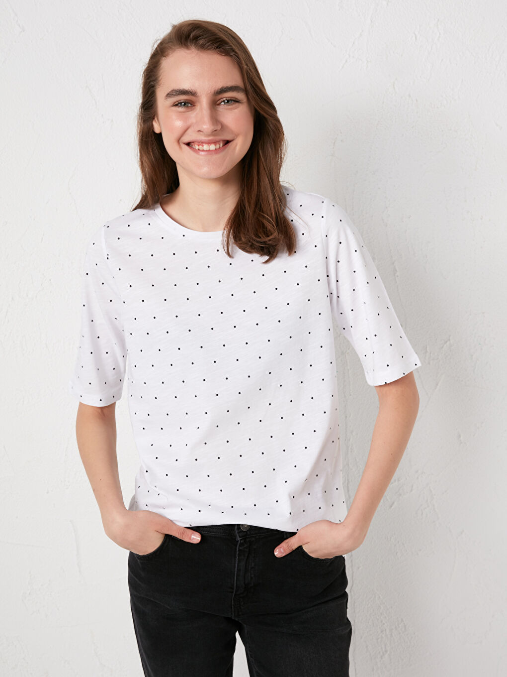 Ekru Bisiklet Yaka Desenli Kısa Kollu Pamuklu Kadın Tişört-1