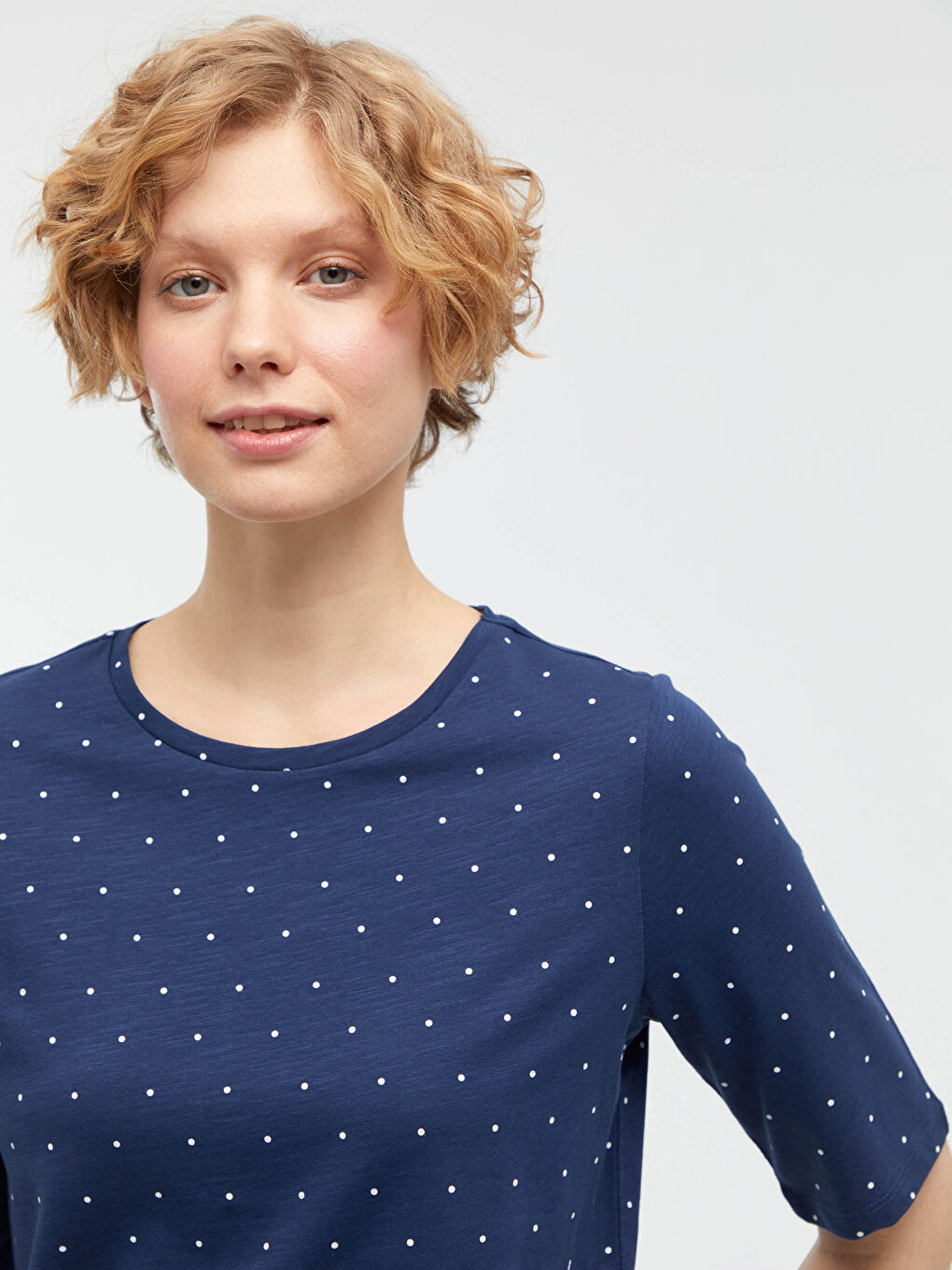 Lacivert Bisiklet Yaka Desenli Kısa Kollu Pamuklu Kadın Tişört-1