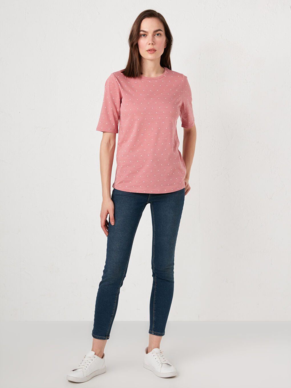 Pembe Bisiklet Yaka Desenli Kısa Kollu Pamuklu Kadın Tişört-1