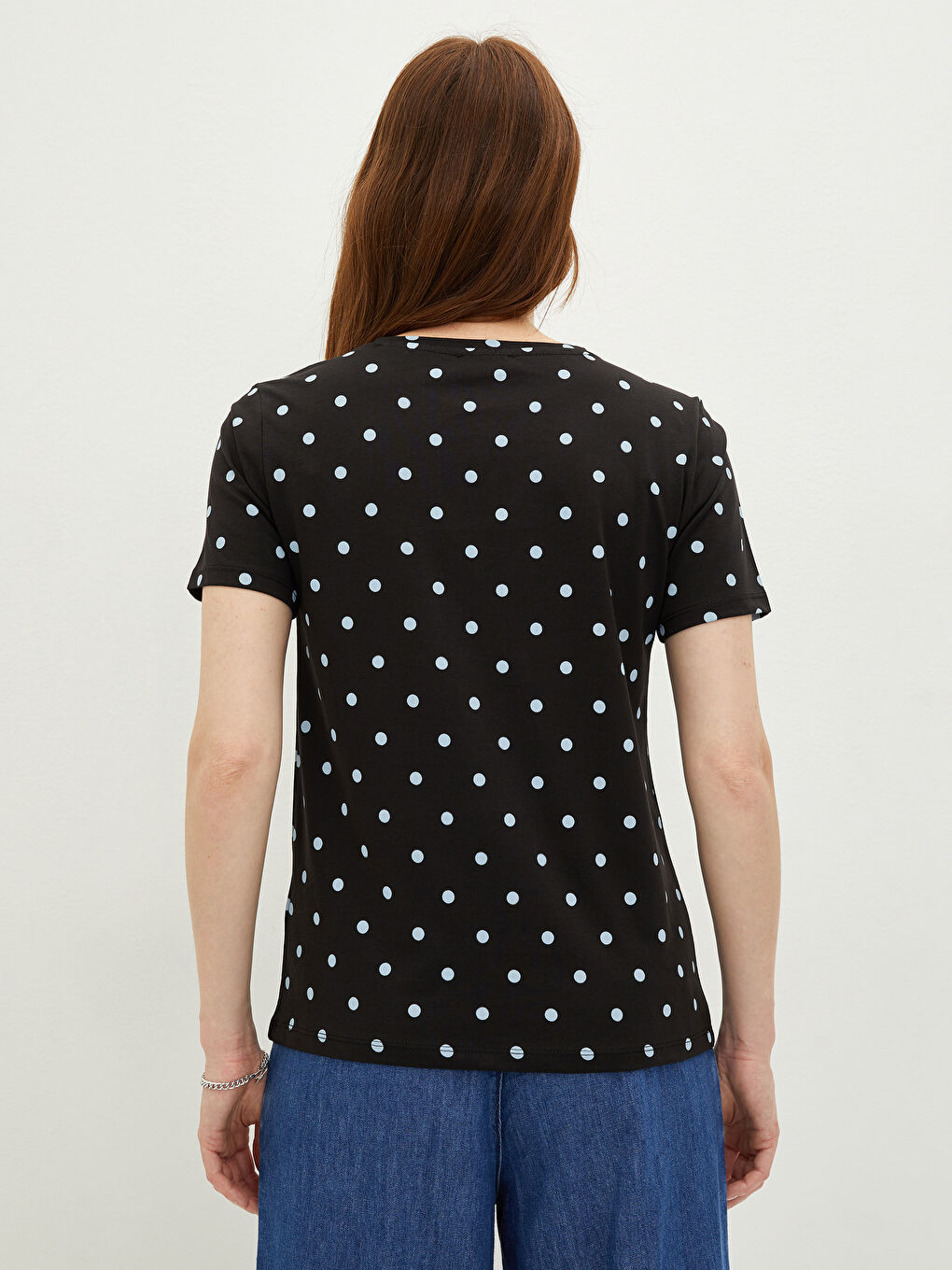 Siyah Bisiklet Yaka Puantiyeli Kısa Kollu Kadın Pamuklu Tişört-5