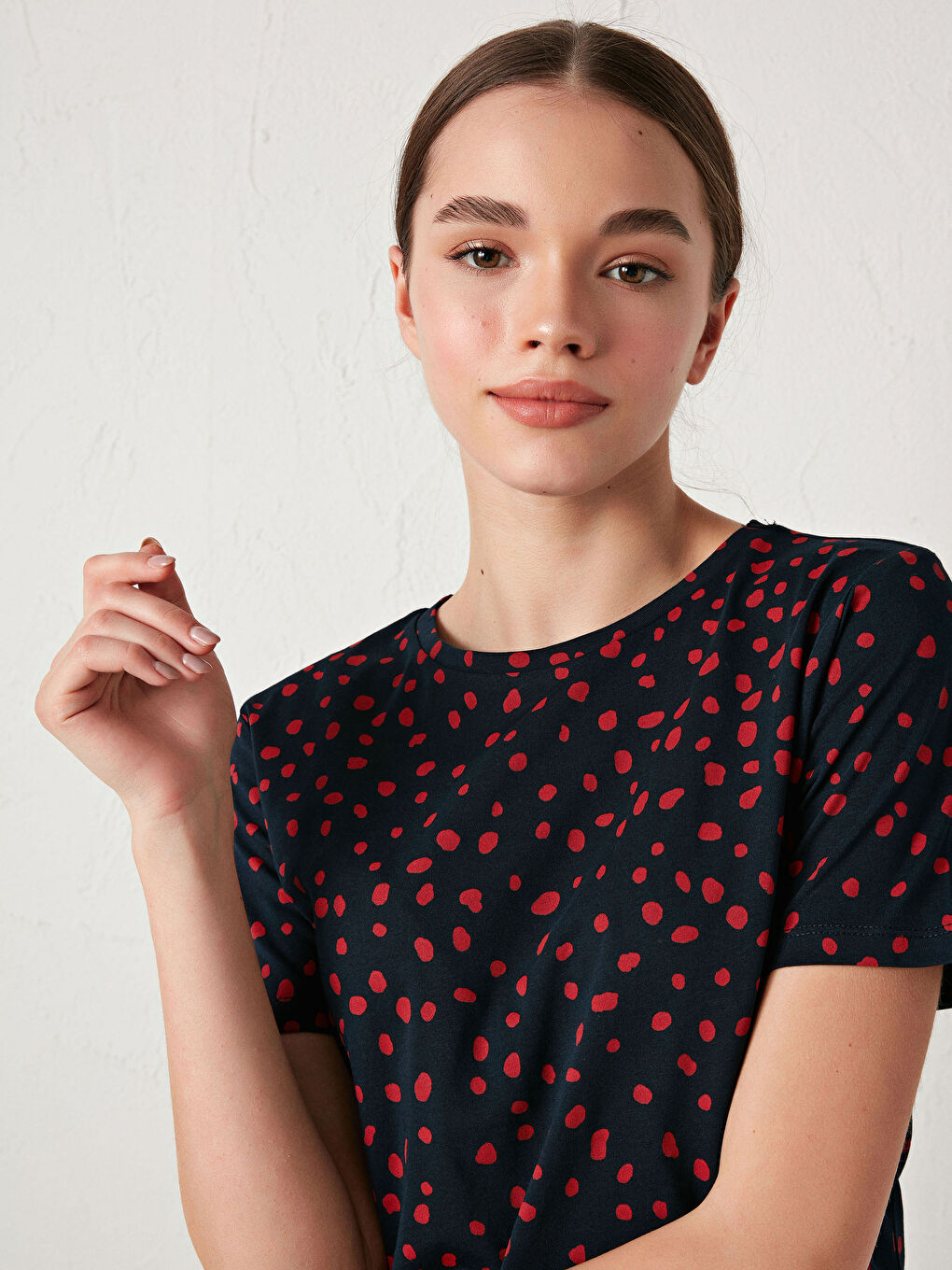 Lacivert Bisiklet Yaka Desenli Kısa Kollu Kadın Pamuklu Tişört-1