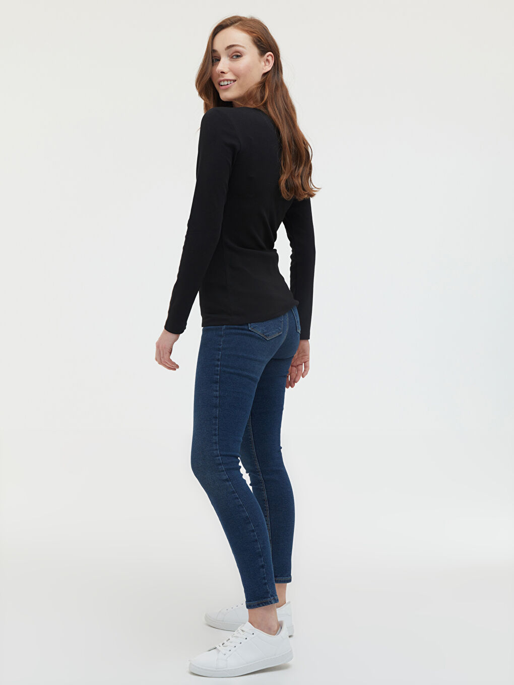 Siyah V Yaka Uzun Kollu Basic Tişört-2