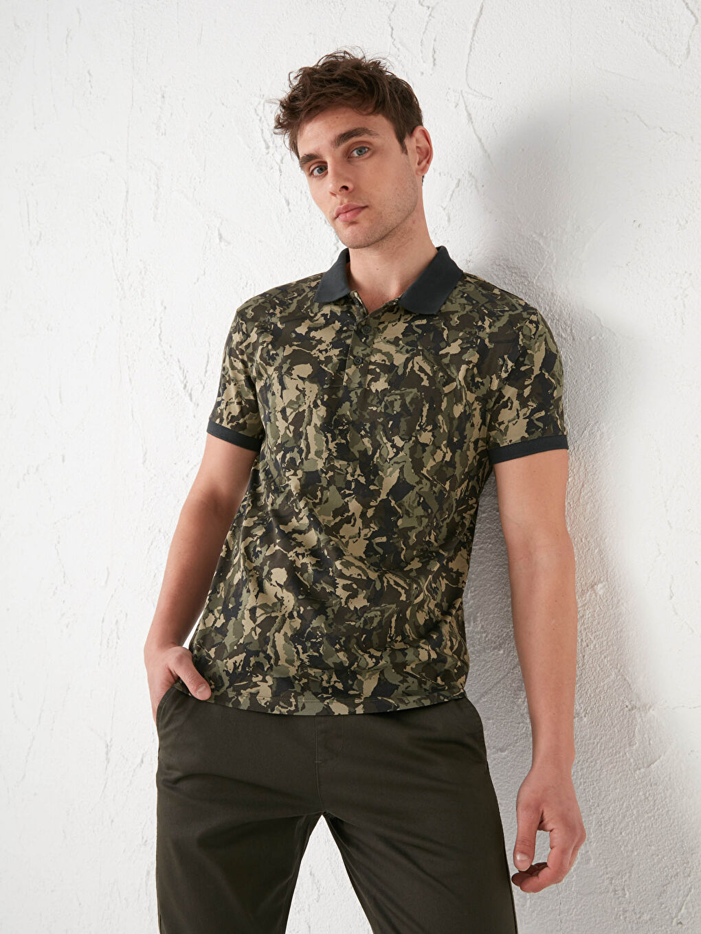 Haki Polo Yaka Kısa Kollu Desenli Penye Erkek Tişört