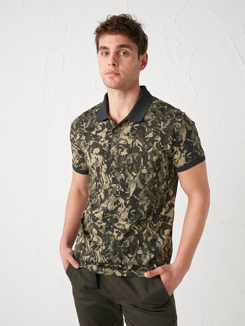 Haki Polo Yaka Kısa Kollu Desenli Penye Erkek Tişört-2