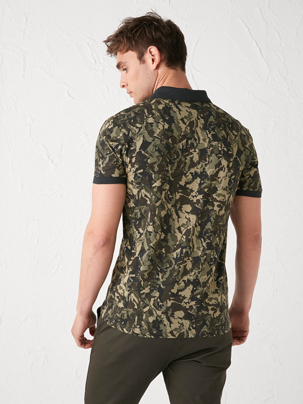 Haki Polo Yaka Kısa Kollu Desenli Penye Erkek Tişört-4