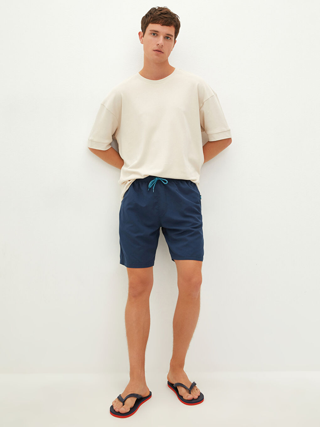 İndigo Diz Hizası Boy Basic Erkek Deniz Şortu