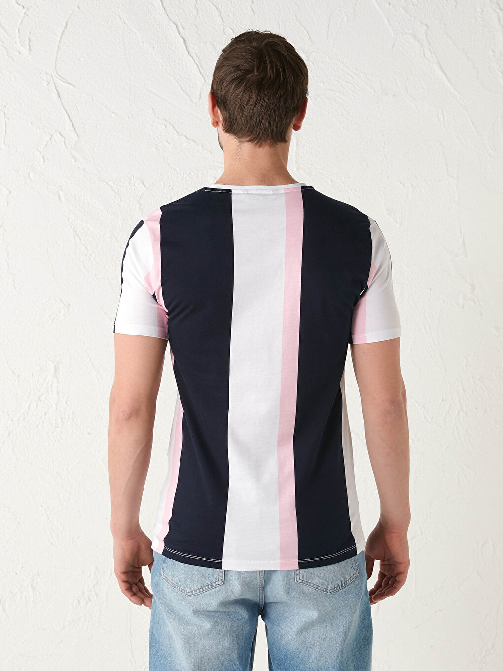 дөңгелек жағалы принтті таралған мақта футболка-4