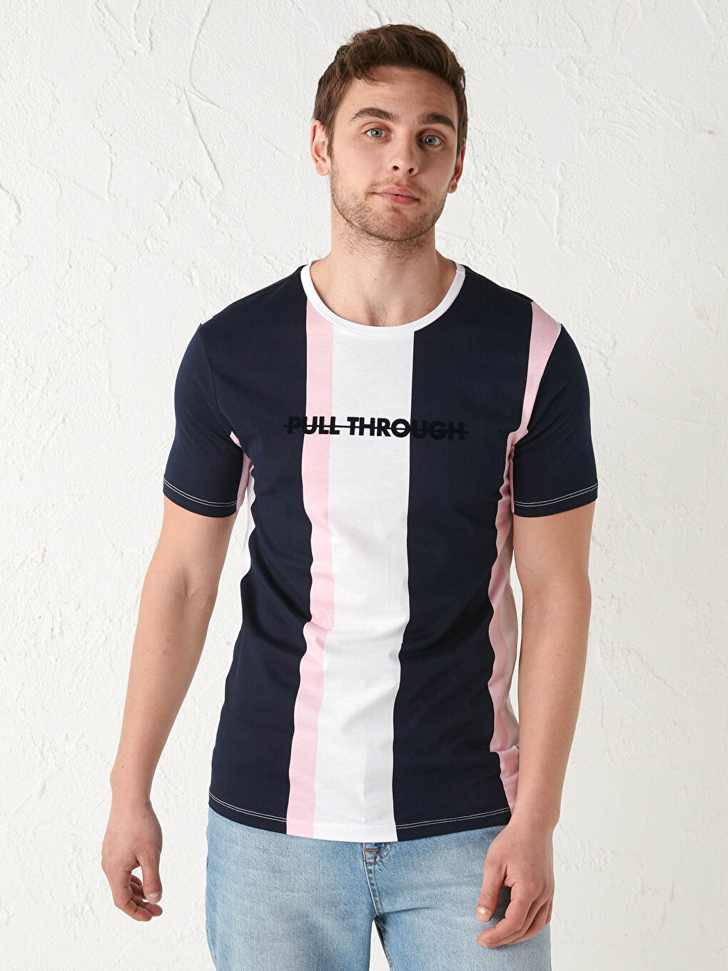 дөңгелек жағалы принтті таралған мақта футболка-5