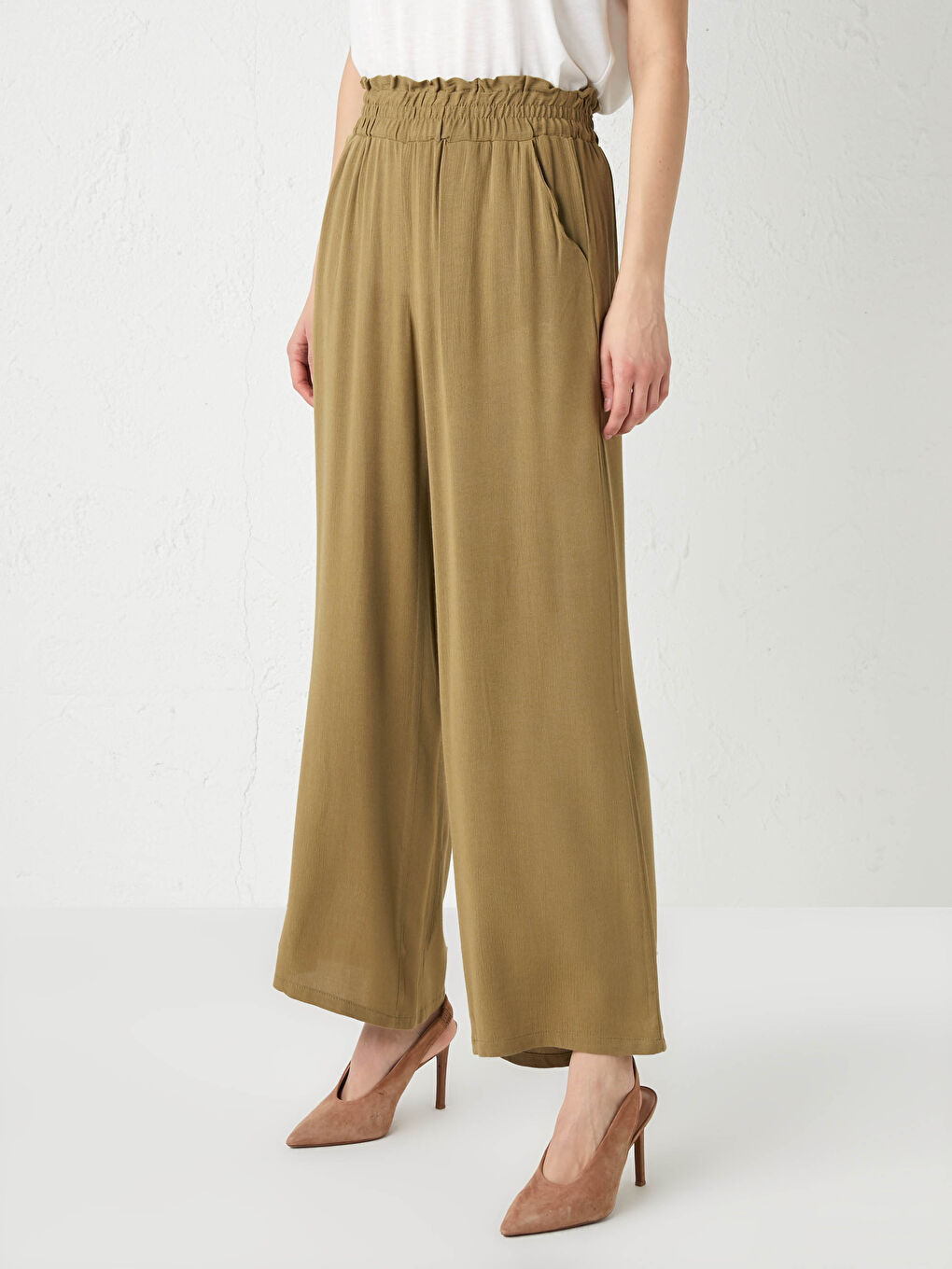 LCWAIKIKI Basic Elastic Waist Wide Leg Pants -S18548Z8-HCB