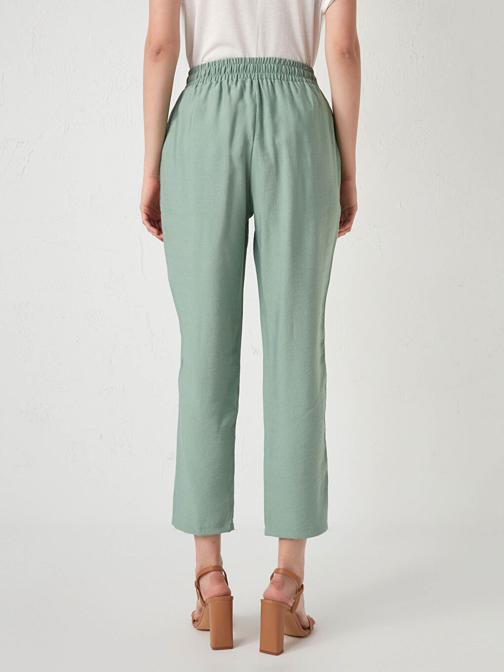 LCWAIKIKI Basic Pantalone za Žene sa Elastičnim Strukem i Džepovima -S18558Z8-GC9