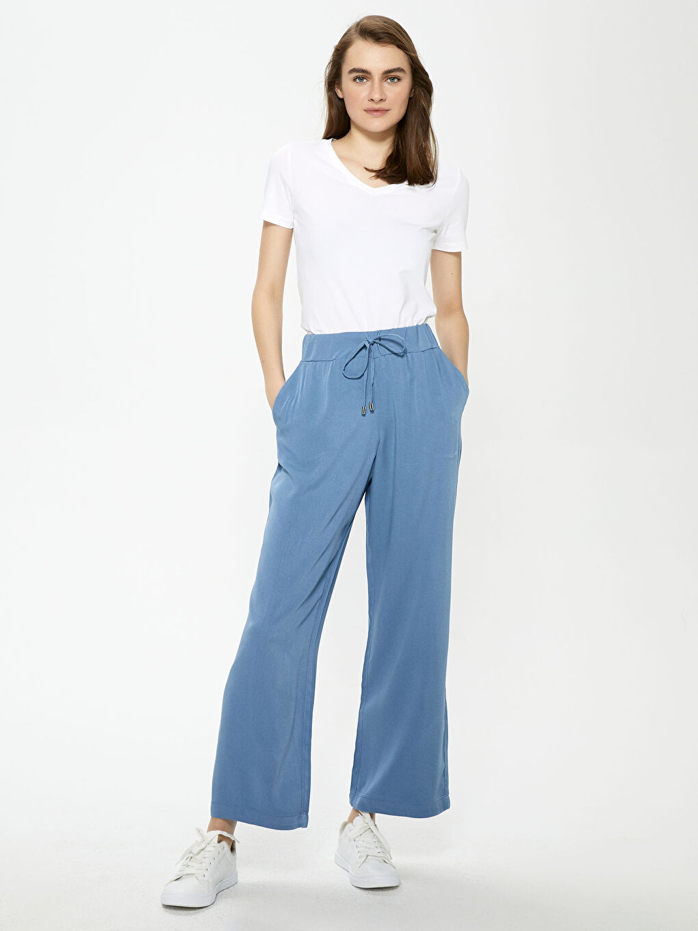 LCWAIKIKI Basic Elastic Waist Pocket Detailed Belmando Fabric Women's Trousers -S18559Z8-MT2