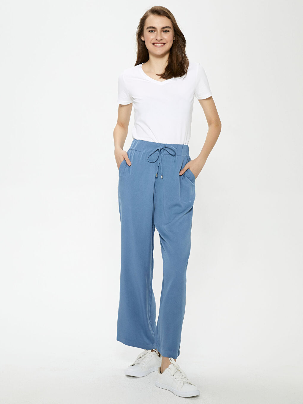 LCWAIKIKI Basic Elastic Waist Pocket Detailed Belmando Fabric Women's Trousers -S18559Z8-MT2