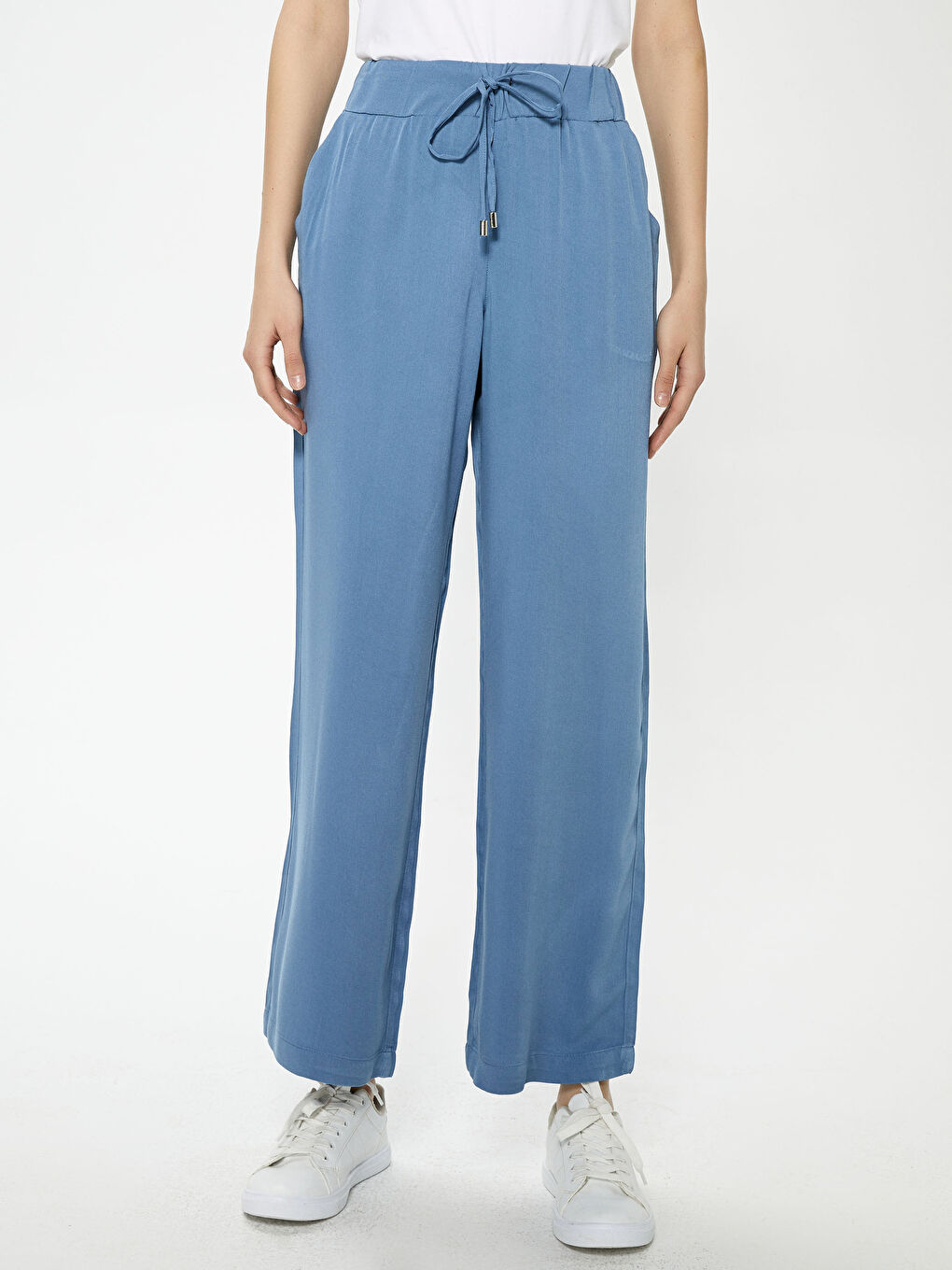 LCWAIKIKI Basic Elastic Waist Pocket Detailed Belmando Fabric Women's Trousers -S18559Z8-MT2