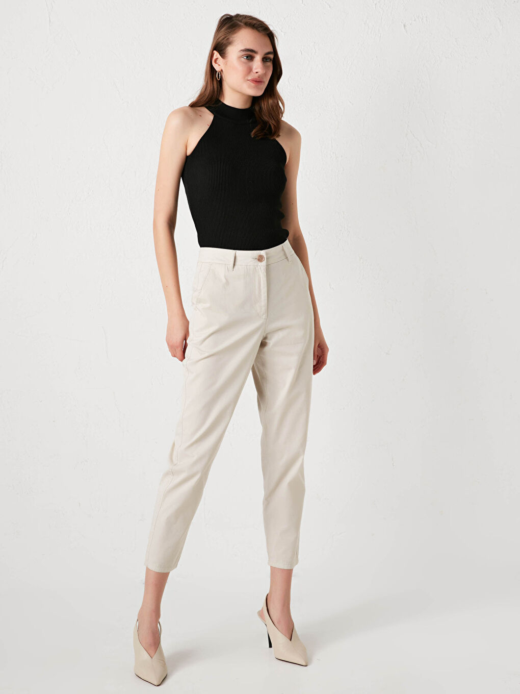 Bej Yüksek Bel Cep Detaylı Gabardin Kumaş Kadın Pantolon-3