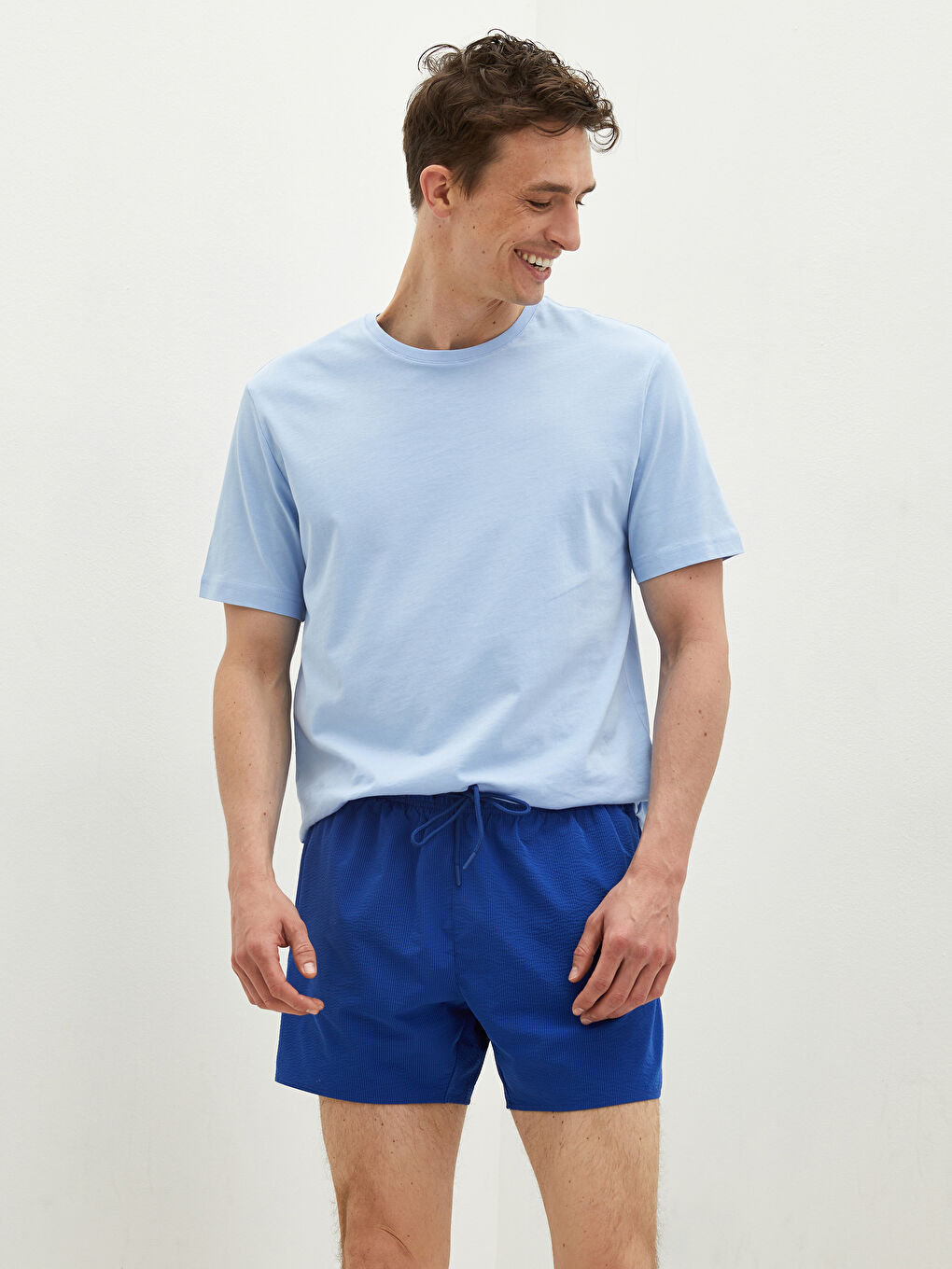 Mavi Kısa Boy Basic Erkek Deniz Şortu-1