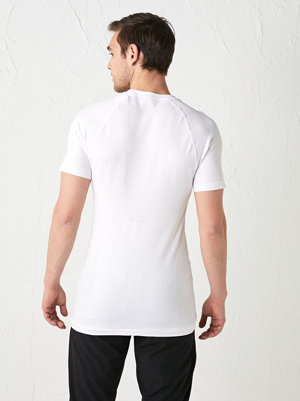 Beyaz Bisiklet Yaka Kısa Kollu Aktif Spor Erkek Tişört-4