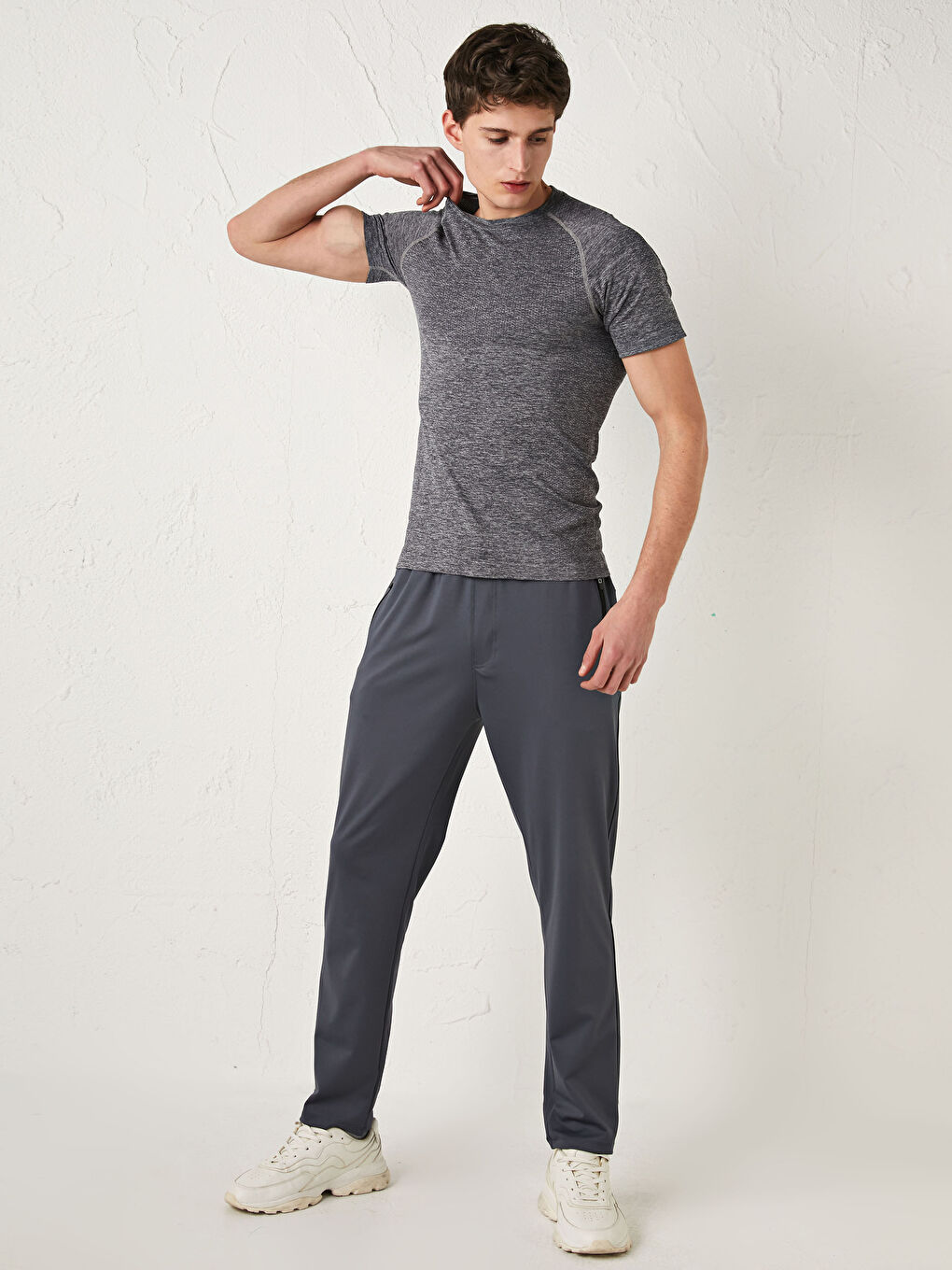 Мужская футболка для спорта с круглым вырезом и короткими рукавами-3