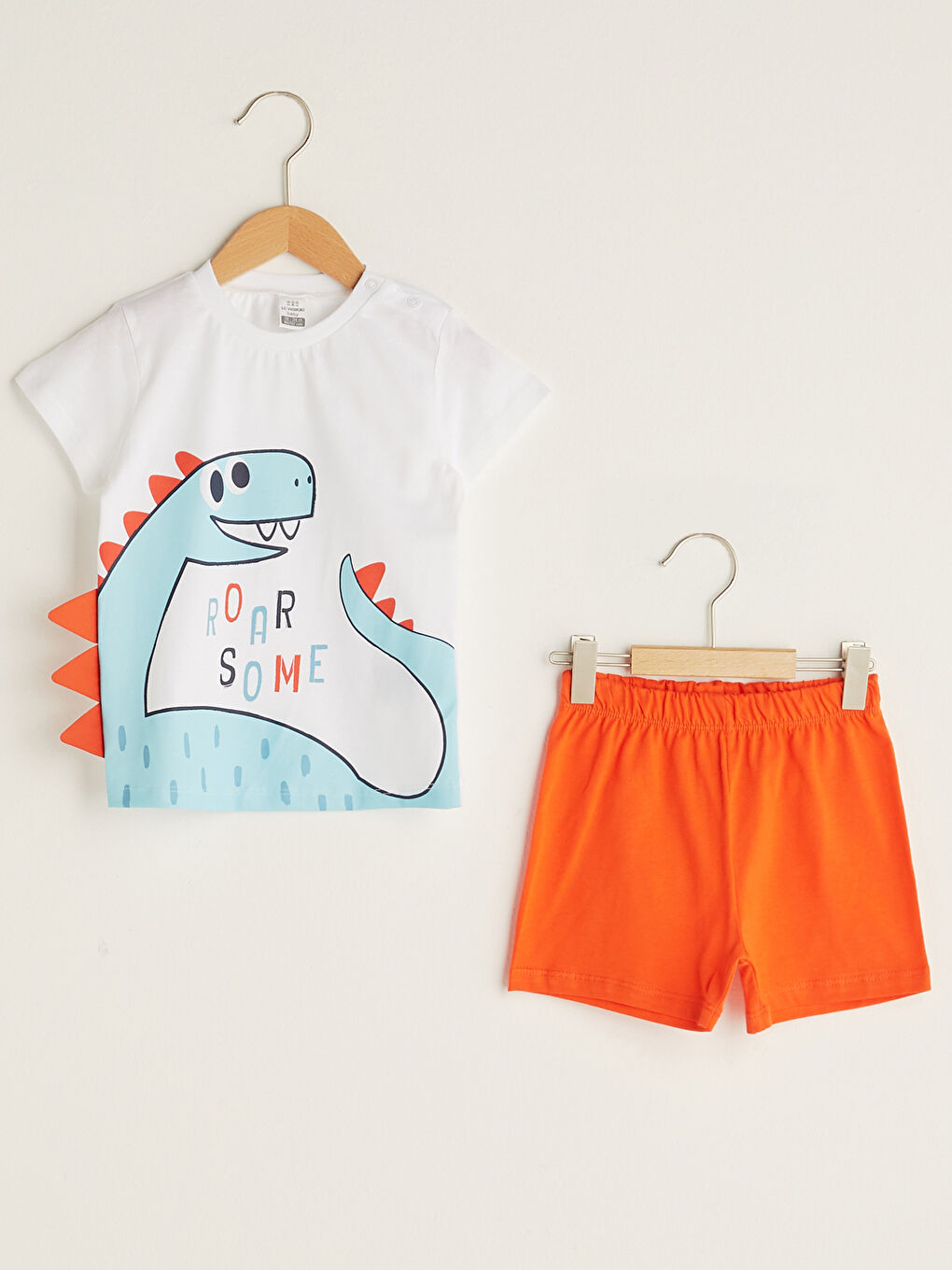 Beyaz Bisiklet Yaka Kısa Kol Baskılı Pamuklu Erkek Bebek Pijama Takımı