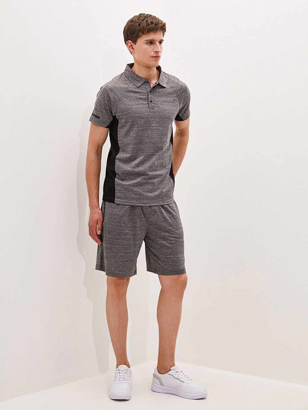 Gri Polo Yaka Kısa Kollu Aktif Spor Erkek Tişört-3