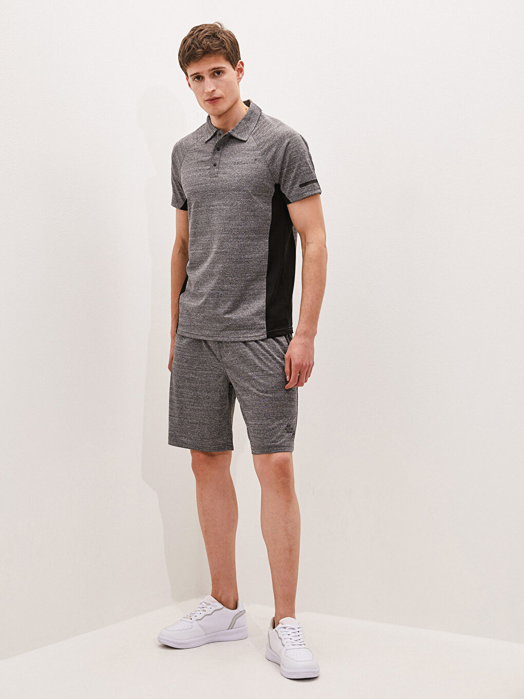 Gri Polo Yaka Kısa Kollu Aktif Spor Erkek Tişört-4