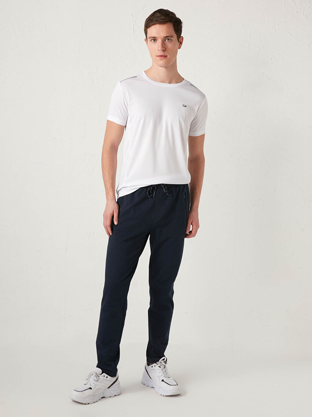 بنطلون رياضي اكتيف بقصة عادية من نسيج البيكيه