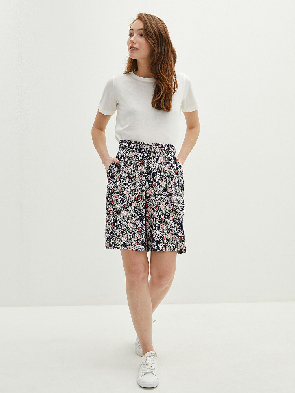 Elastic Waist Patterned Pocket Detailed Viscose Women's Shorts-1