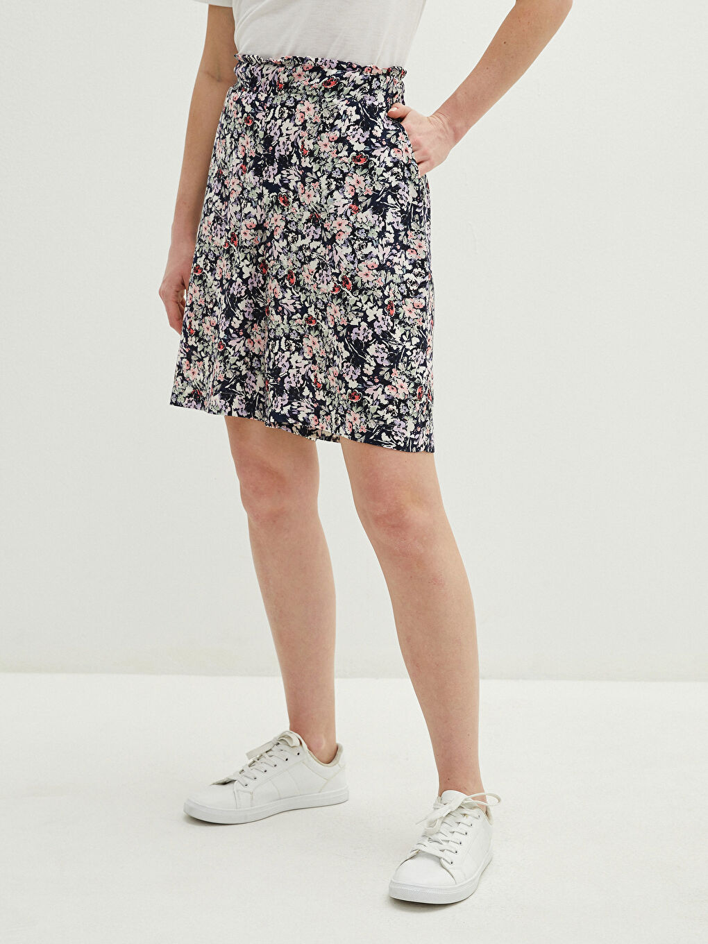 Elastic Waist Patterned Pocket Detailed Viscose Women's Shorts-3