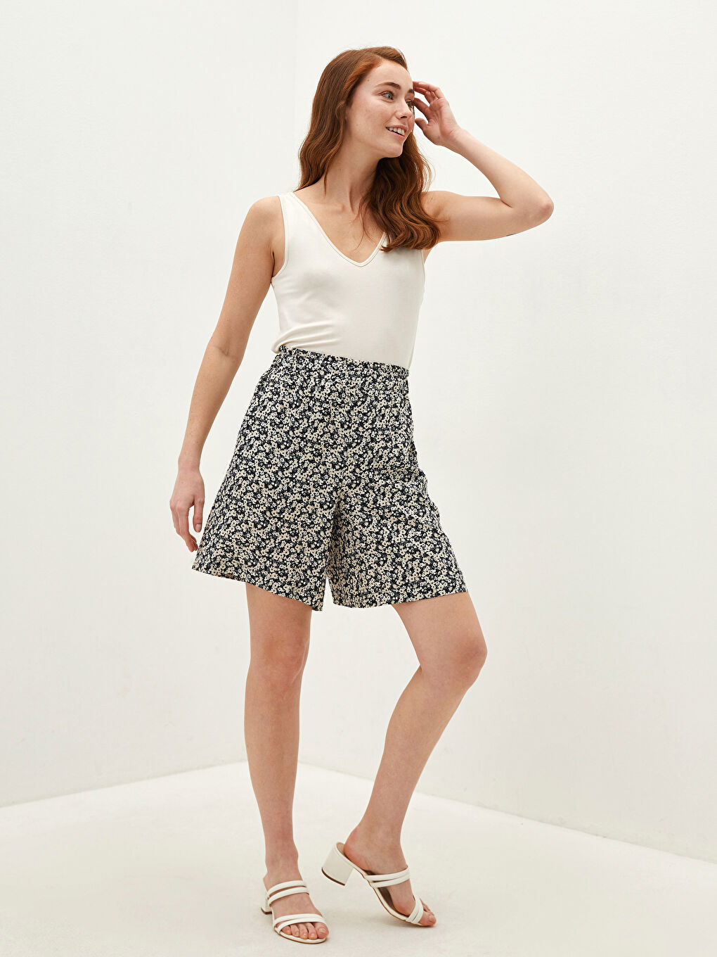 Къси Панталонки-Шорти Вискоза За Жени С Еластична Талия, Десен И Джобове-2