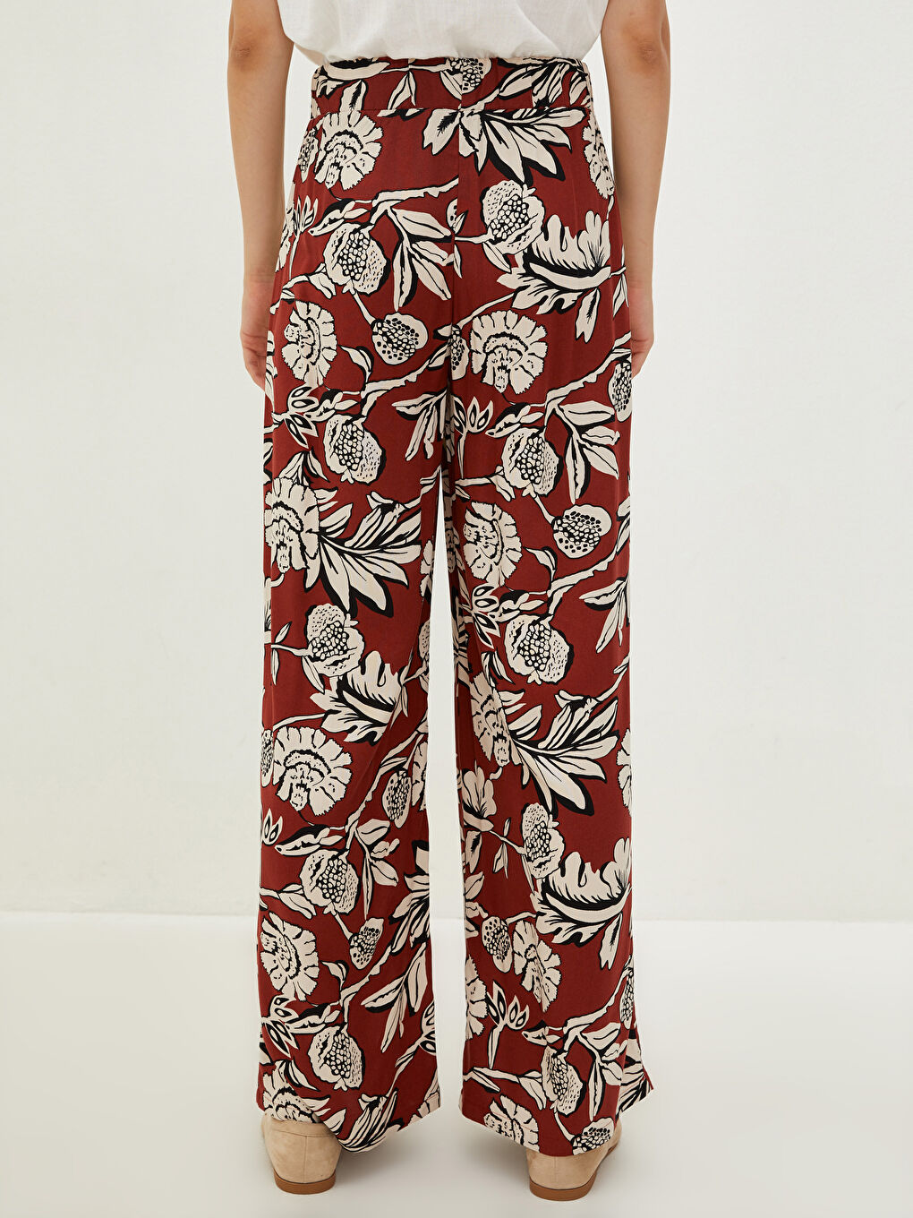 Bordo Beli Lastikli Baskılı Viskon Kadın Pantolon-4