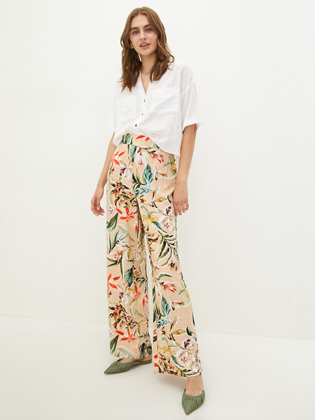 Pantalone od viskoze sa elastičnim strukom i cvetnim dezenom za žene-1